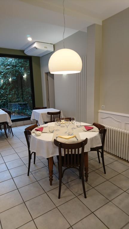 Hotel De France Objat Экстерьер фото